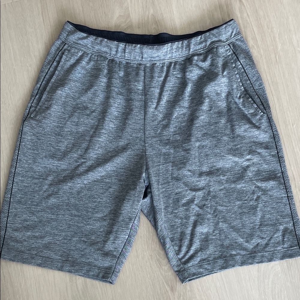 Uniqlo gym shorts